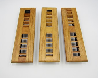 Rejilla de ventilación de madera de roble de 13-3/8 x 3-7/8 pulgadas con carcasa de metal para conductos, de Vintage Home Hardware