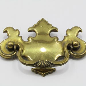 Drop Bail Pull - 3 &quot;Zentren - 4,25 &quot;x 3&quot; Gold Chippendale verzierten Griff für Küchenschrank Schranktür Kommode Schublade Hardware Möbel