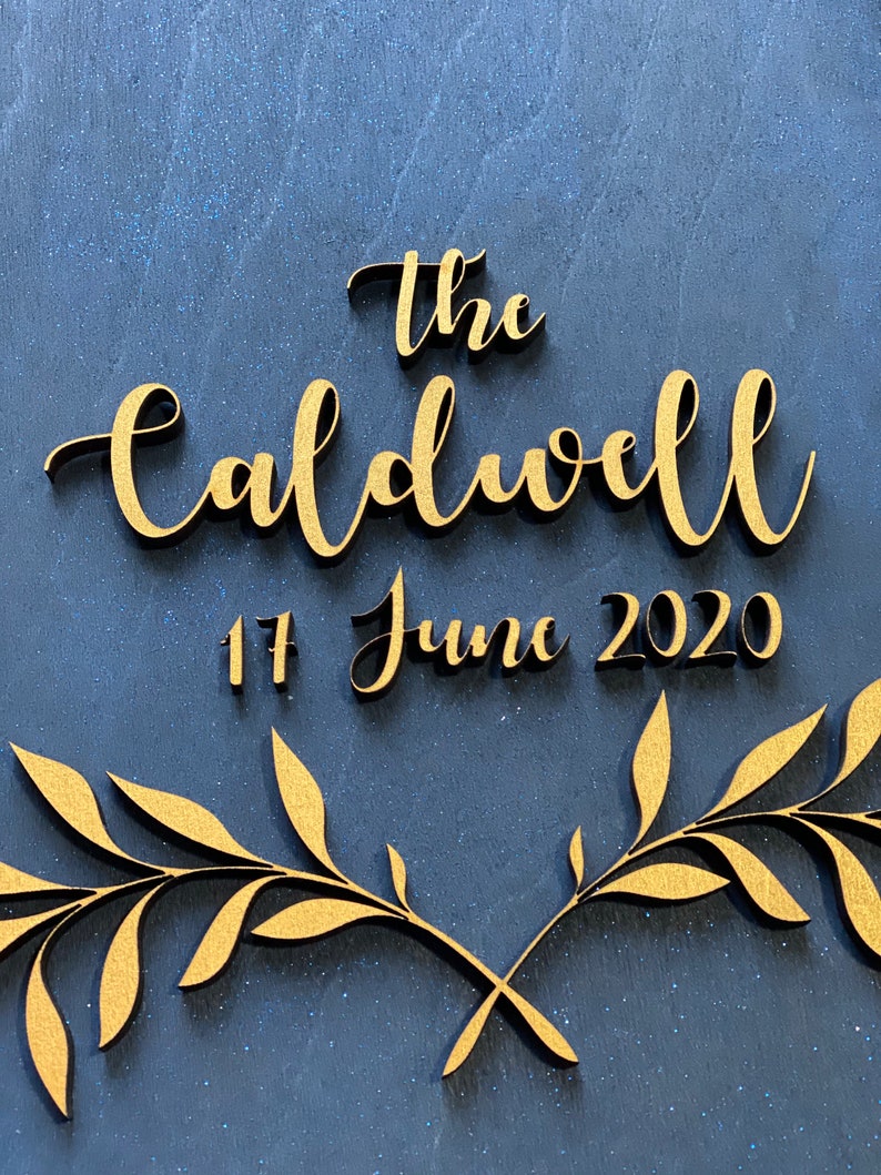 Last name Wedding guest book alrernative Wooden round wedding guest book sign Round guestbook alternative Round wedding wooden sign