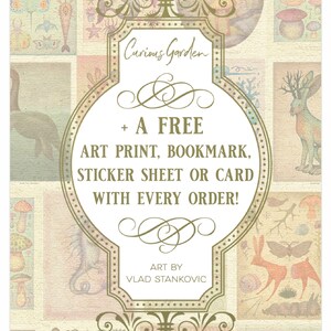 Puede incluir: Una impresi&oacute;n art&iacute;stica estilo collage con un fondo crema y varias ilustraciones de criaturas y plantas fant&aacute;sticas. El dise&ntilde;o central presenta el texto "Curious Garden" y "+ A FREE ART PRINT, BOOKMARK, STICKER SHEET OR CARD WITH EVERY ORDER!"