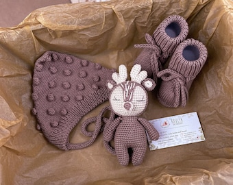Deer baby gift box for pregnant sister, Deer rattle, Deer baby toy, Woodland baby shower gift