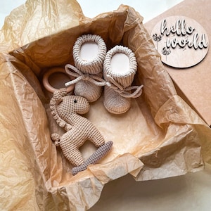 Set de regalo de bebé de juguete de caballo de peluche para hermana embarazada Sonajero de caballo mecedora Caja de bebé neutra