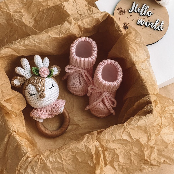 Deer Baby-Geschenk-Box für schwangere Schwester, Beste Geschenkidee für Baby-Mädchen, Baby-Geschenk-Set mit rosa Mütze, Booties