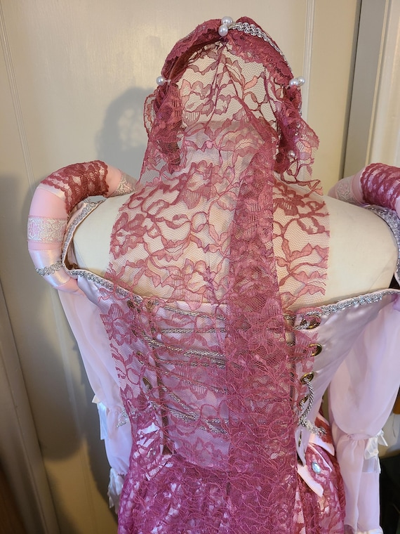 Renaissance gown, pink, lace, satin - Gem