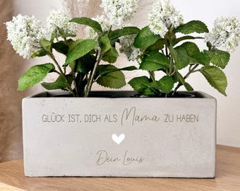 Personalisierter Blumentopf | Muttertagsgeschenk | Betonoptik Keramik | Geschenkidee Geburtstag | Dankeschön | Gravur Glück ist Mama Oma