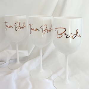 Personalized Champagne Glass | Hen Party | Wedding | Bridesmaid Team | Birthday | Maid of Honor Gift | Bridesmaid Gift | Questions