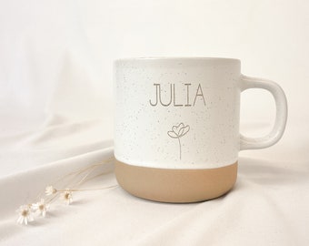 Personalisierte Tasse | Geschenk Freundin Frau Mann | Geburtstag | Weihnachten Ostern |  Kaffee Tee | Beige Steingut Keramik | Name Gravur