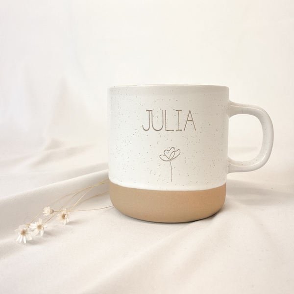 Personalisierte Tasse | Geschenk Freundin Frau Mann | Geburtstag | Weihnachten Ostern |  Kaffee Tee | Beige Steingut Keramik | Name Gravur