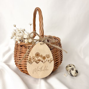 Personalisiertes Osterkörbchen aus Weide | Geschenkkorb Ostern | Holzanhänger Osterei Name | Mädchen Junge | Rattan | Osterkorb Kinder