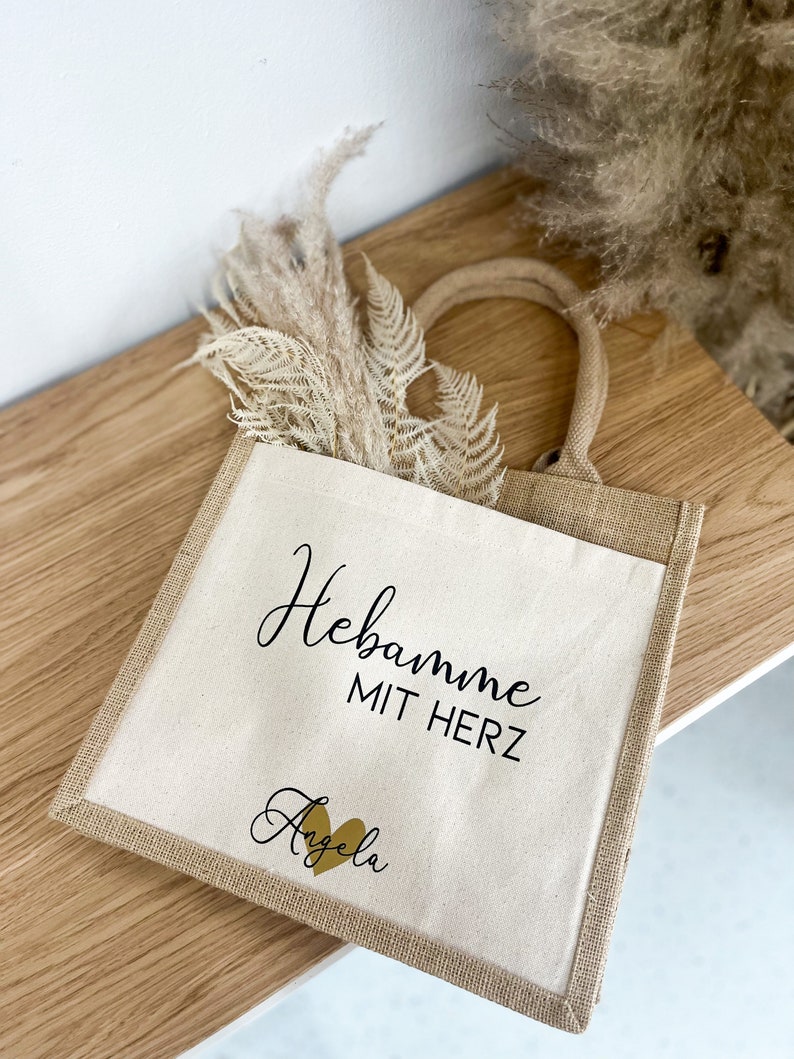 Geschenk Hebamme mit Herz Personalisiert mit Namen Jute Tasche Geschenktasche Dankeschön Geschenkidee Schwangerschaft Geburt Bild 2