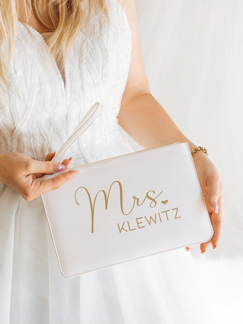 Personalisierte Clutch Geschenk Braut MRS mit Name Brauttasche Hochzeit Accessoires Abendtasche JGA Verlobung Trauzeugin Bild 1