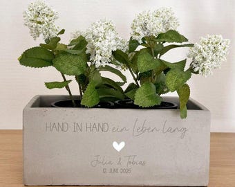 Hochzeitsgeschenk personalisiert Brautpaar | Hochzeitstag Verlobung | Betonoptik Keramik | Geschenkidee | Blumentopf | Gravur Hand in Hand