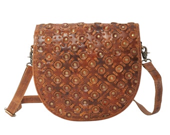 Oil Pull Up Crossbody Bag with Circles Weaved Flap with Studs