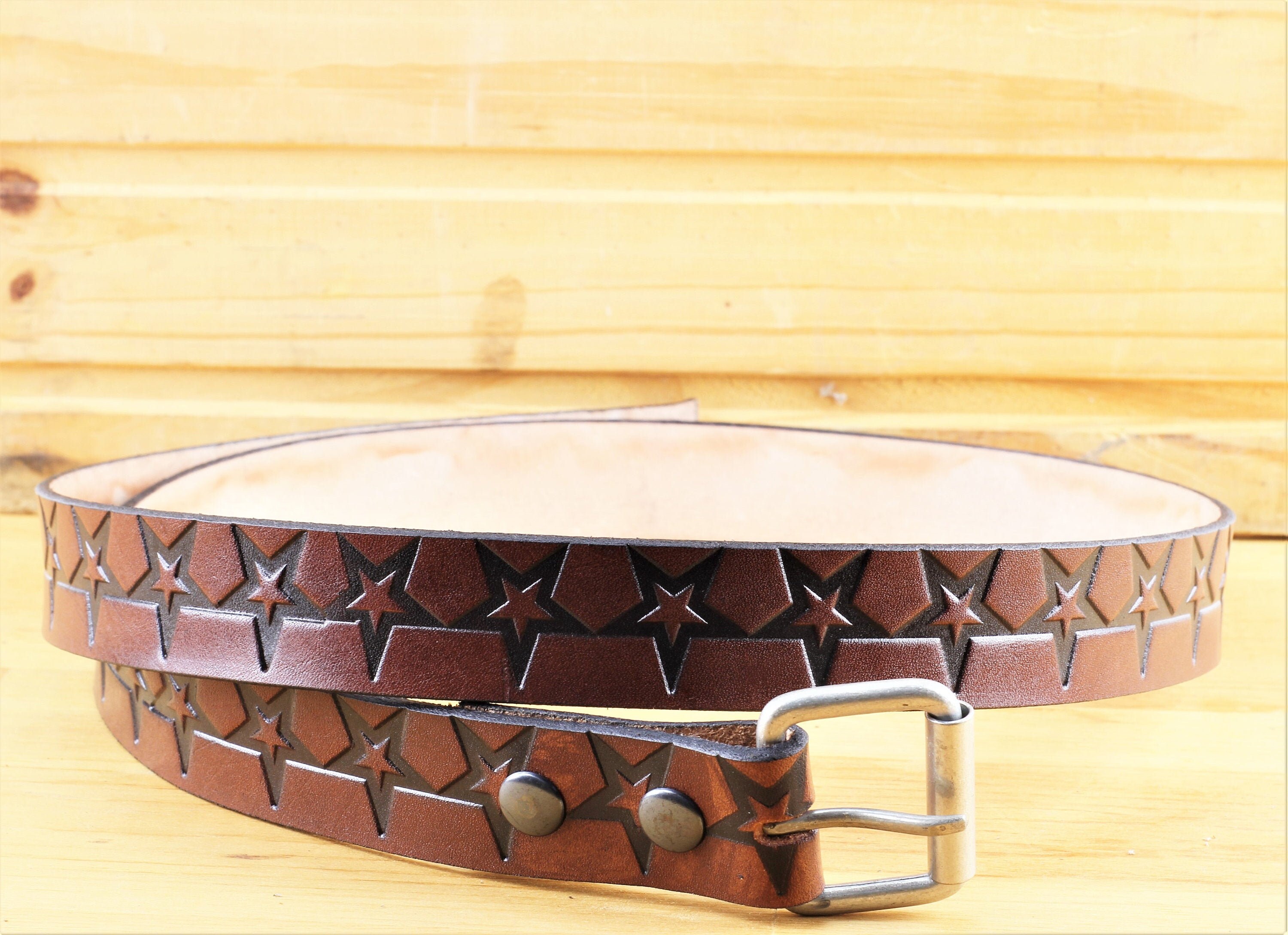 Hand Tooled Brown Leather Star Belt: Western Fashion 