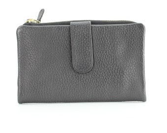 Rivet and Burr Ladies Minimalist Leather Two Button Zippered Wallet