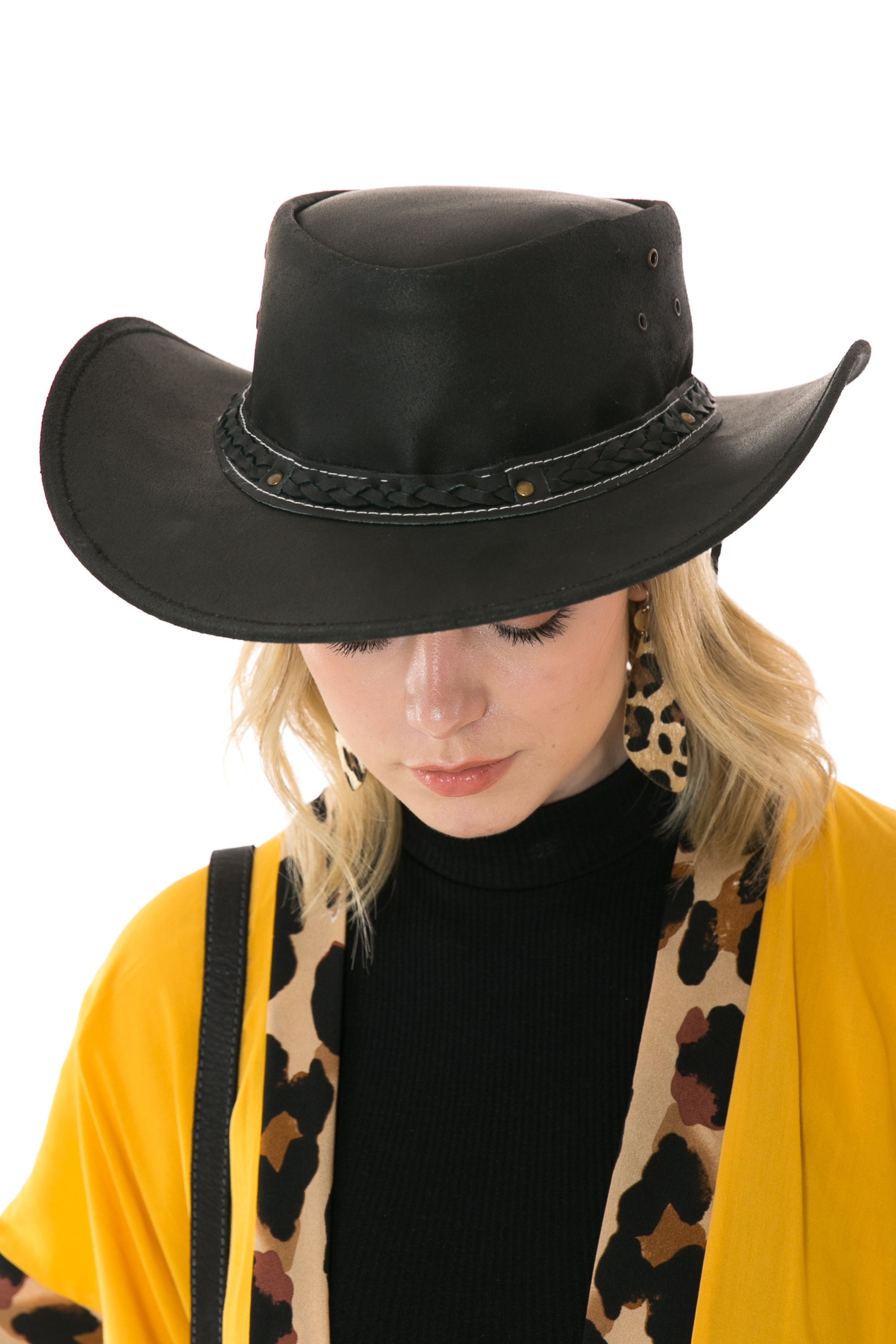 Black Leather Cowboy Hat: Shapeable Wide Brim, Braided Band