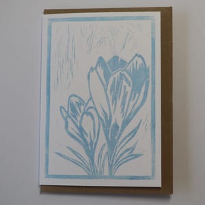 Linosnede-wenskaart - krokus - botanische kaart - verjaardagskaart - kunstkaart - lentekaart - briefpapier