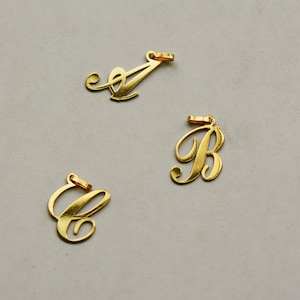 Colgantes con letras iniciales cursivas en escritura comercial de oro macizo de 14 quilates (A-Z)