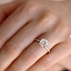Vintage Diamond Engagement Ring - Unique Moissanite Wedding Ring - Solitaire Dainty Promise Ring-  Gift For Her- Mother&#39;s Day Gift.