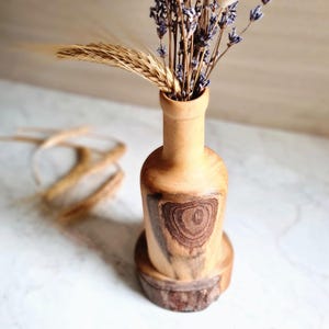 Handmade Walnut Wood Vase with Glass Tube for Fresh & Dried Flowers – Rustic Natural Decor, Boho Minimalist Gift, Eco-Friendly Home Accent
