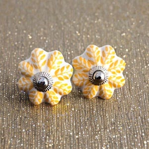 Floral yellow and white pumpkin drawer knob hand-painted ceramic knob cabinet knob wardrobe handles cabinet knobs sets of 2/4/6/8/10/12