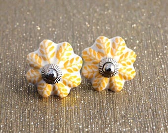 Puxador de gaveta floral amarelo e branco de abóbora, puxador de cerâmica pintado à mão, puxador de armário, conjuntos de 2/4/6/8/10/12