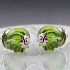 Victorian green glass drawer knob olive crystal glass cabinet knob vintage shabby chic cabinet wardrobe handles pull sets of 6 SECONDS