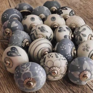 Vintage style smokey grey and white ceramic cabinet knobs grey white drawer knobs ornate handpainted handles drawer knob sets 2/4/6/8/10/12