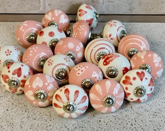 Bouton de tiroir rose et blanc Bouton de meuble rose et blanc en céramique peint à la main poignées de armoire poignées de meuble jeu de 2/4/6/8/10