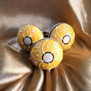 Ornate yellow and white drawer knob ceramic cabinet knob wardrobe cabinet handles pulls vintage sets of 2/4/6/8/10/12