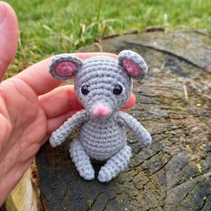 Peluche a forma di topo all&#39;uncinetto: animale di peluche fatto a mano in misto cotone