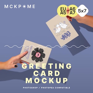 A5/A6/B6/5x7 Hände halten zwei Grußkarten Mockup, DIN A Postkarten Mockup, Postkarten in Händen Mockup