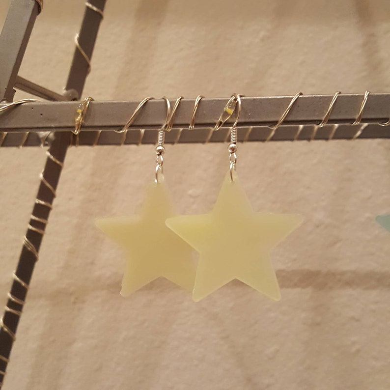 glow in the dark star earrings!