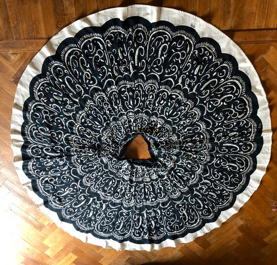 Mexican 50s full circle skirt with sequins.