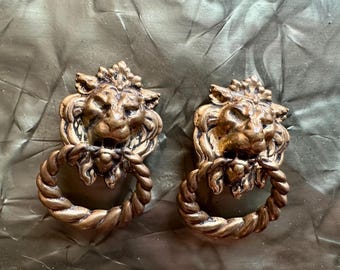 Lion metal hoop earrings