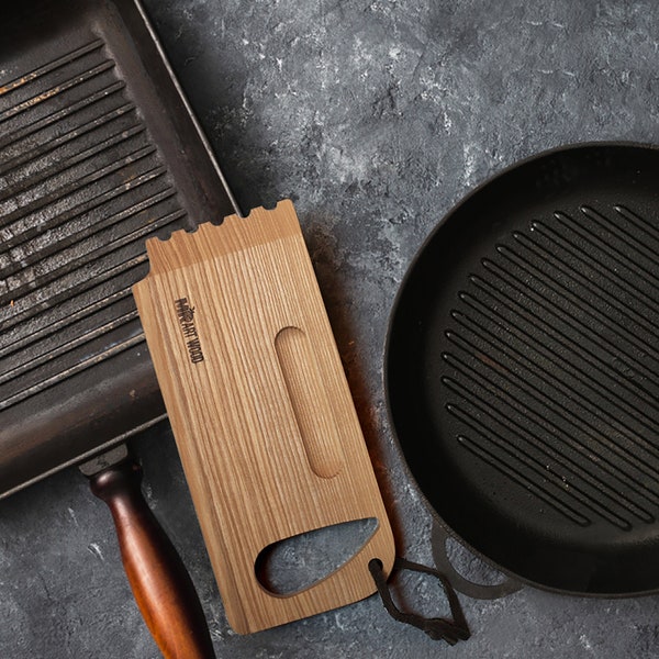 Handmade Wooden BBQ & Grill Scraper - Natural Ash Wood Safe Grid Cleaner Kitchen Tool Comfortable Grip | Kitchenware Gifts for BBQ Lovers