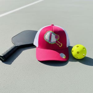 Casquette de pickleball | Casquette de pickleball en chenille | Cadeau de pickleball amusant pour femmes | Casquette en maille mousse | Écusson thermocollant disponible image 12