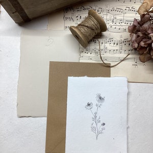 Postal, tarjetas navideñas hechas de papel hecho a mano, postal vintage con sobre, postal mínima hecha a mano, revista de arte