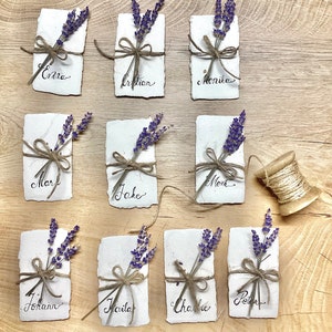 Segnaposto personalizzati | carta fatta a mano | Segnaposto con lavanda | Cartoncino organico con scritta calligrafica | Invito a nozze |