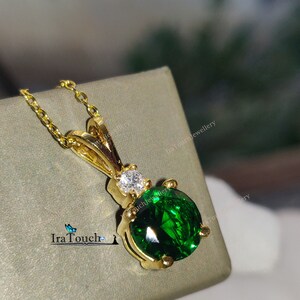 Round Cut Necklace, Green Emerald Pendant, Emerald and Diamond Necklace, 18&quot; Cable Chain, Everyday Necklace, 14k Gold Necklace