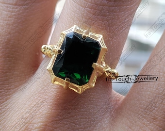 Anillo solitario de esmeralda de corte esmeralda de 2,5 quilates bañado en oro de 14 k. Anillo de compromiso. Anillo de aniversario de estilo minimalista retro. Regalo.