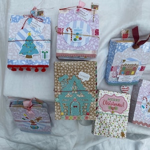 Christmas Mini Journal: Festive Midori Style Notebook with Pockets