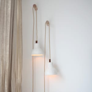 Lámpara de papel maché enyesado hecha a mano, estilo escandinavo, forma orgánica, con aplique y soporte de pared, aspecto mediterráneo, minimalista, boho.