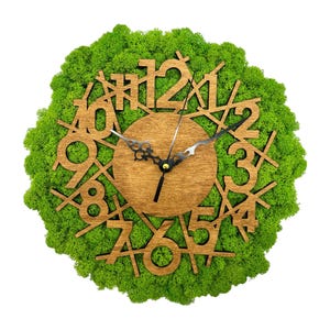 Moss Wall Clock – 30 cm | Preserved Reindeer Moss & Walnut-Stained Plywood | Nature-Inspired Timepiece | Handmade in Slovakia