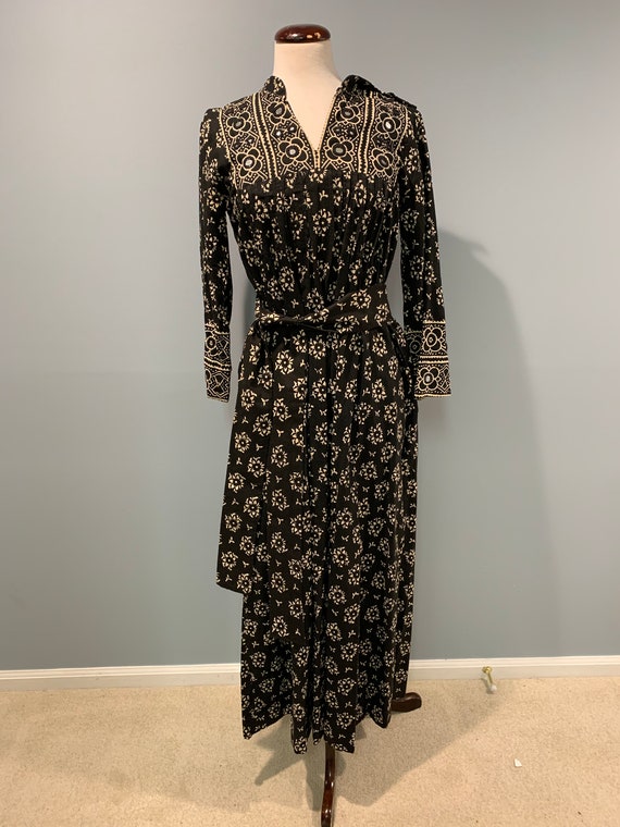 Vintage 1970s Ramona Rull Black and Cream Long Dre