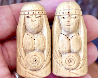 Estatua de la Diosa Madre Tierra, figura de Gaia tallada en madera, ídolo de fertilidad, decoración de altar pagano, regalo espiritual wiccano, arte rústico.