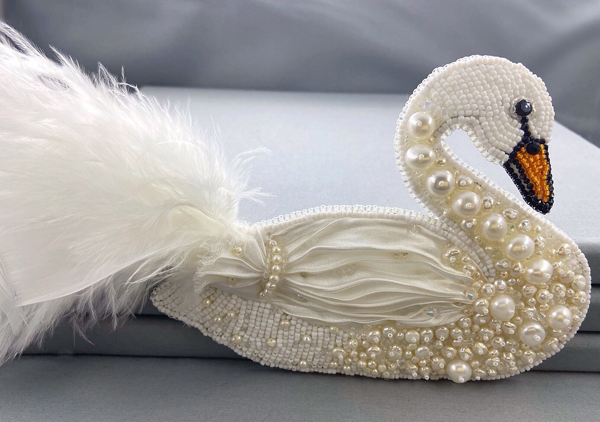 Vintage Feather Swan Brooch Pin For Women Girls Fashion Shell