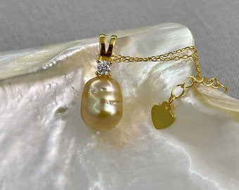 Collana Anne - Ciondolo Perla dei Mari del Sud Dorata Gold Collana Anne - Ciondolo Perla dei Mari del Sud Dorata Gold