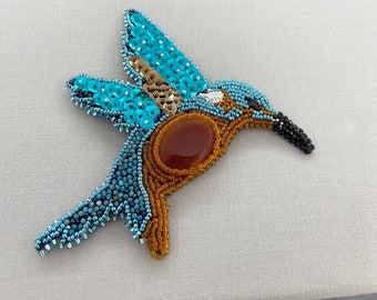 Gemstone Beaded Sequinned Kingfisher Bird Embroidered Brooch, Bird Pin for Animal Lover, Bird Watcher Jewellery, Wearable Art