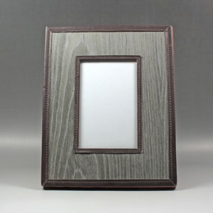 Vintage Wooden Photo Frame: Ornate Velvet Fabric, 4x6